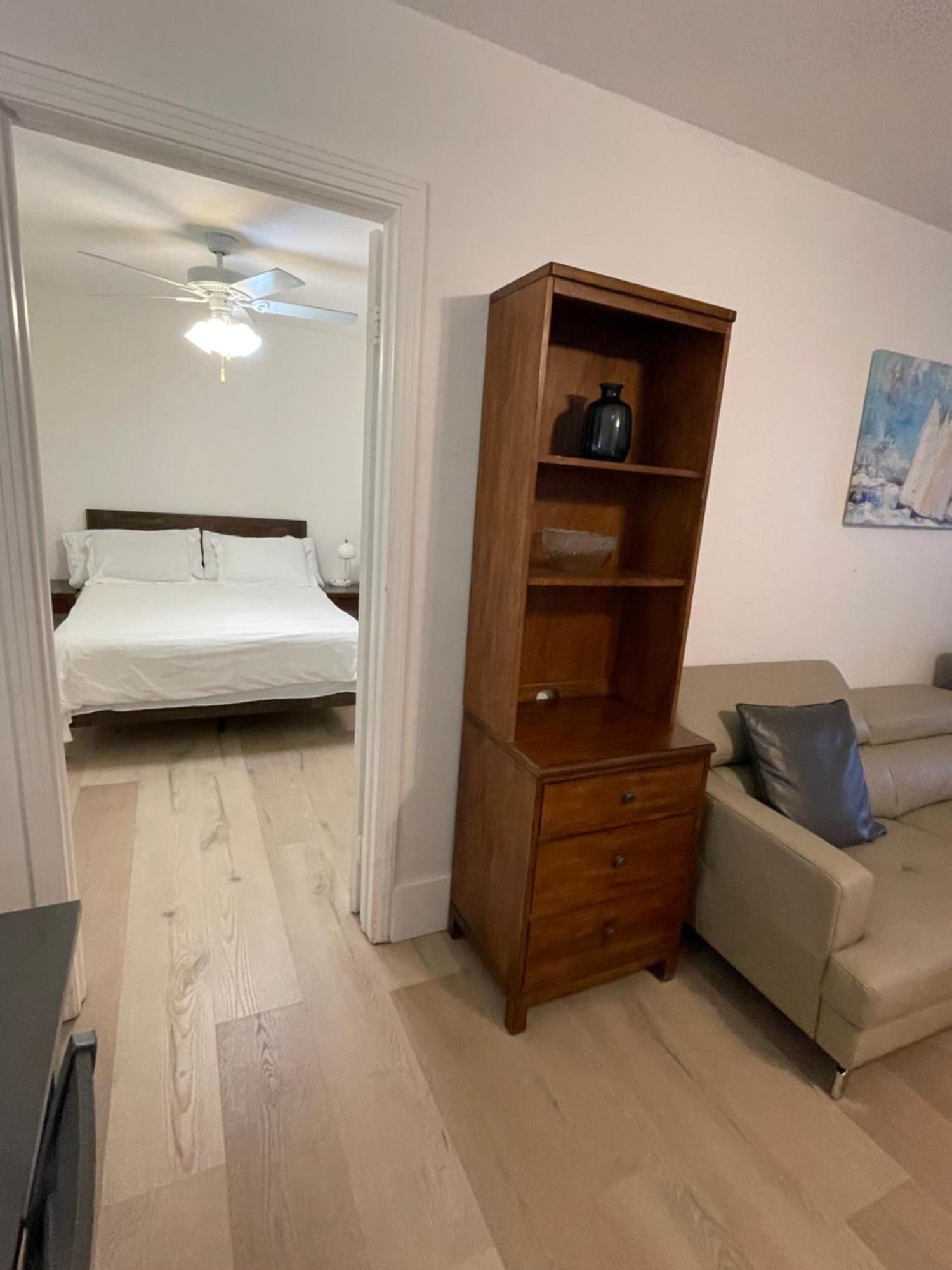 Cozy Downtown On Water Apartment *